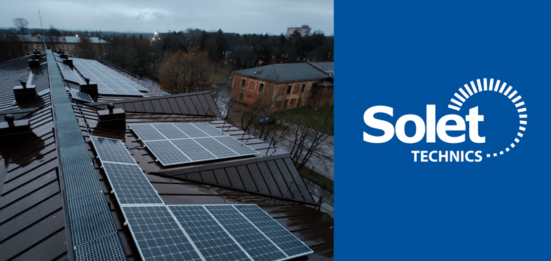 Solet technics įrengta saulės elektrinė (saulės jėgainė) su lietuviškais fotovoltiniais moduliais (saulės baterijos) ant alytaus nakvynės namų pastato