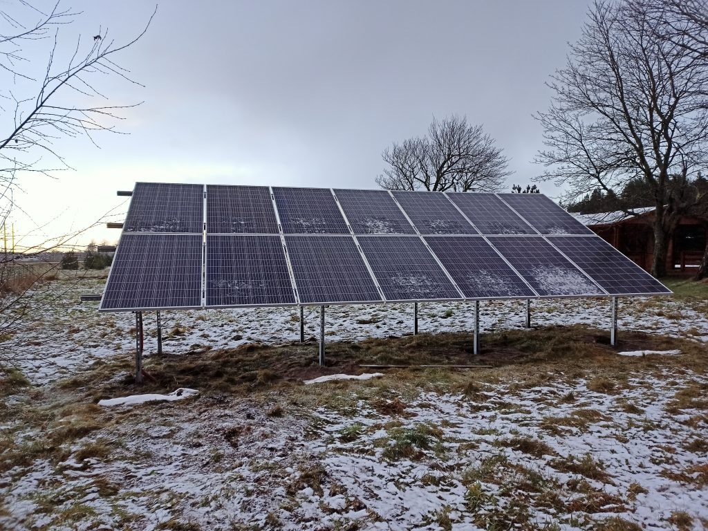 saulės moduliai žiemą gamina elektros energiją