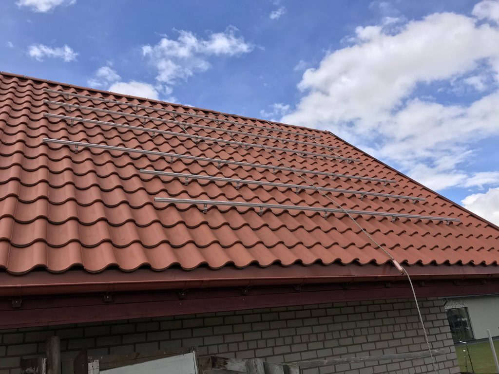 Čerpinis stogas montuojama saulės elektrinės konstrukcija