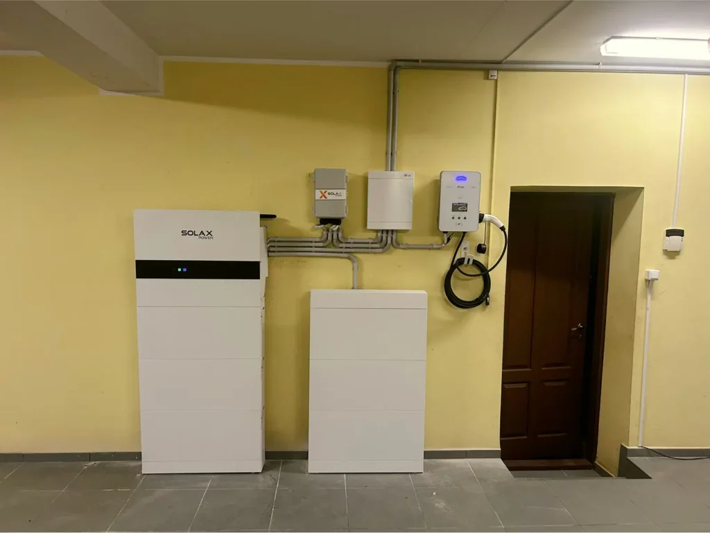 15 kW saulės elektrinė su kaupikliu Kretingoje