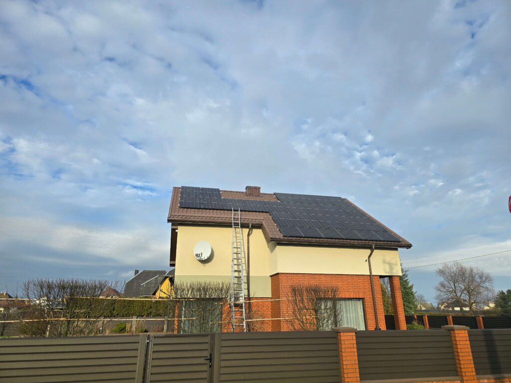 11,15 kW saulės jėgainė ant stogo Marijampolėje