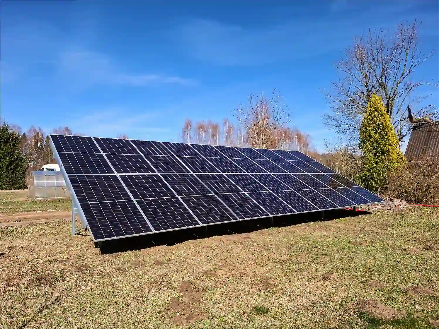 12 kW antžeminė saulės elektrinė Trakuose TrinaSolar saulės moduliai