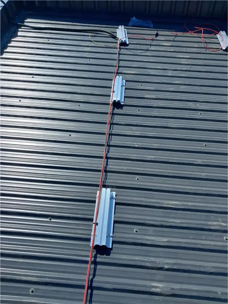 10 kW saulės baterijos ant stogo Vilniaus rajone – nuotrauka 1