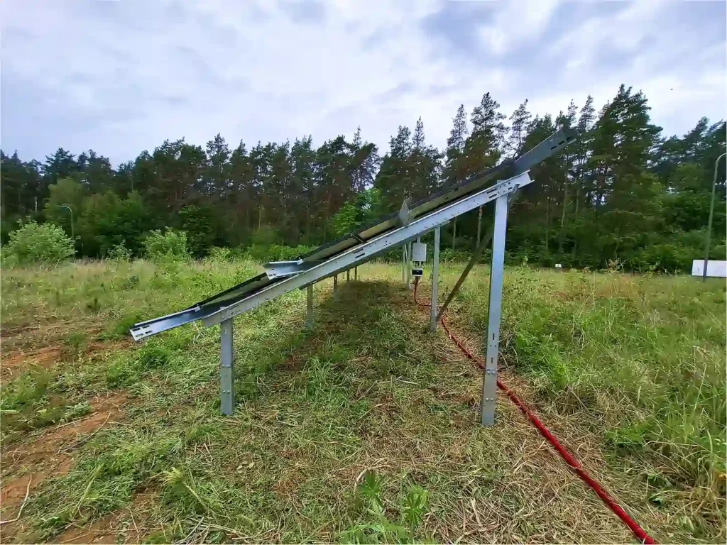 saules elektrinė ant žemės