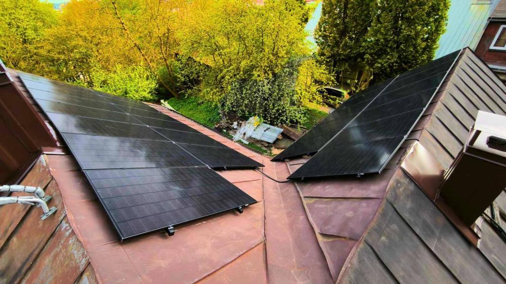 10 kw saulės elektrinė ant stogo, jinko moduliai