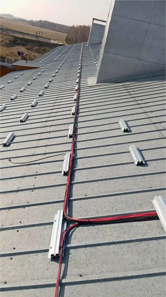 80 kW saulės jėgainės montavimas ant stogo ūkininkui Rokiškio rajone