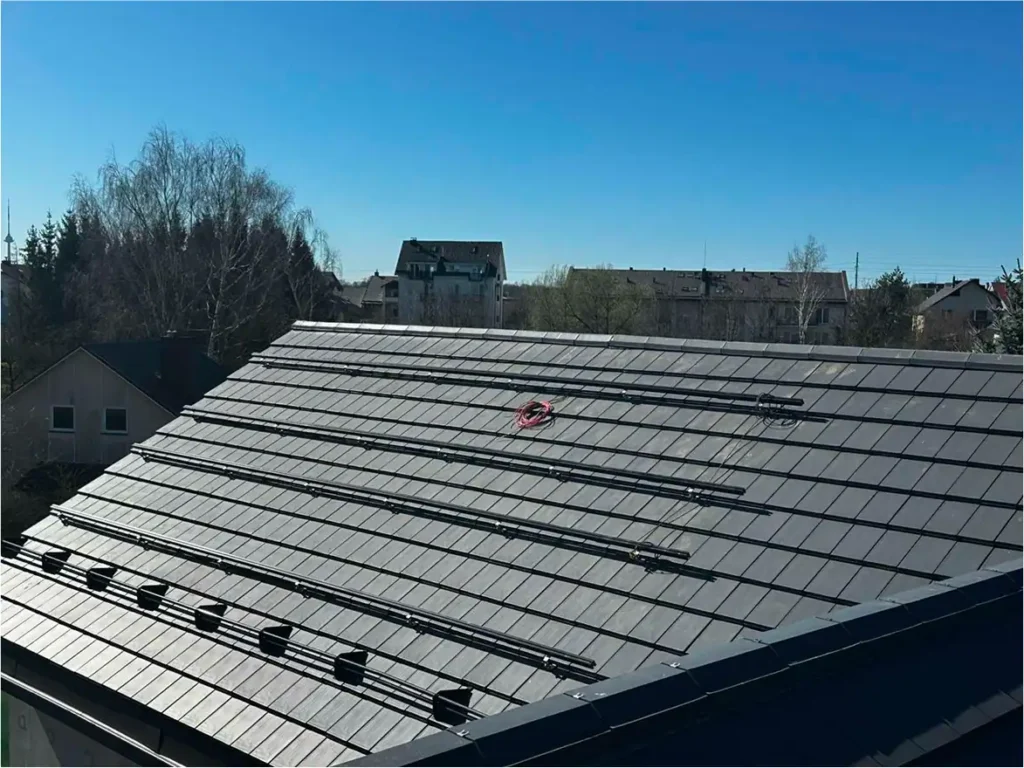 16 kW saulės moduliai ant stogo Vilniaus rajone – nuotrauka 1