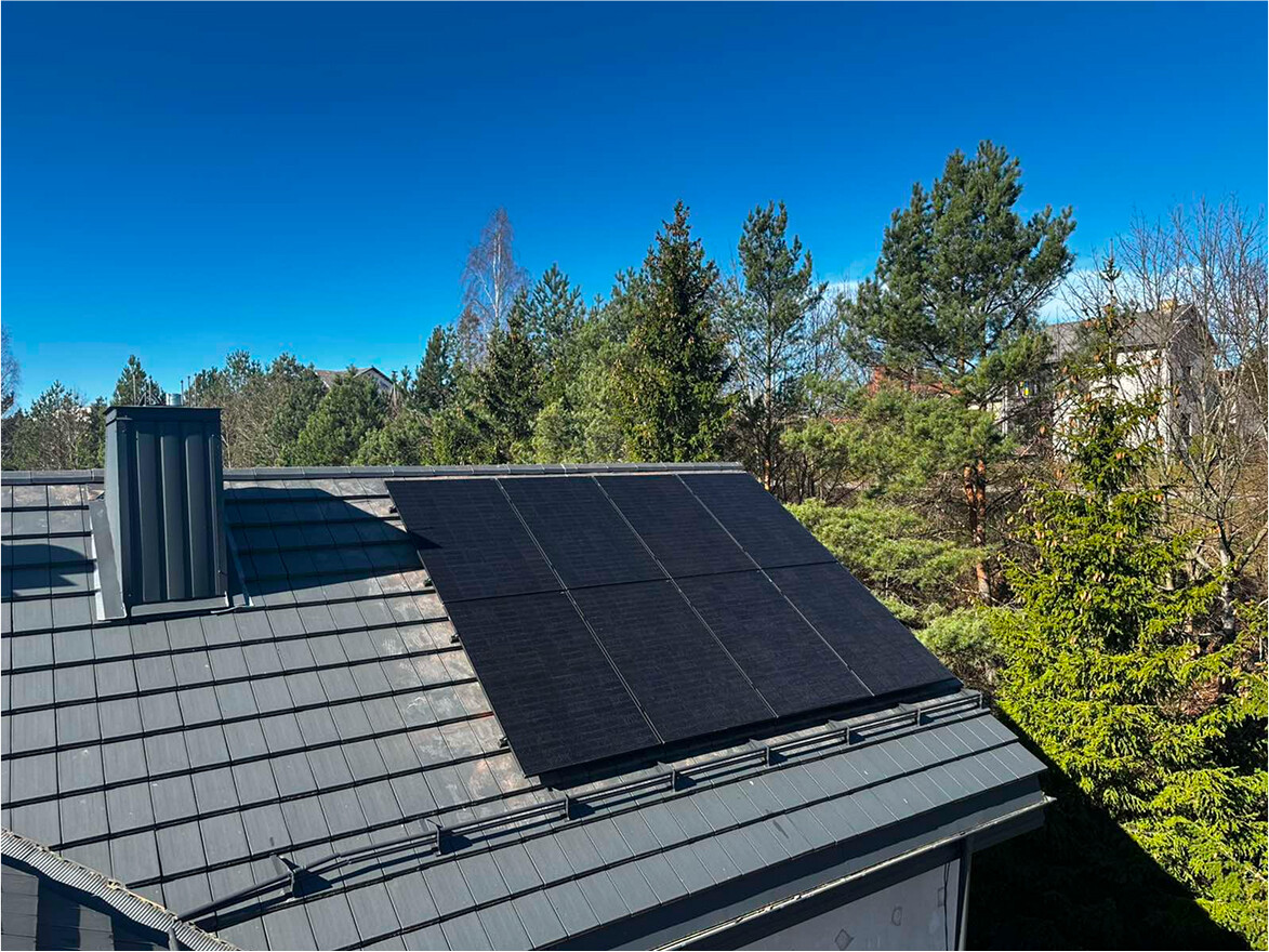 16 kW saulės moduliai ant stogo Vilniaus rajone