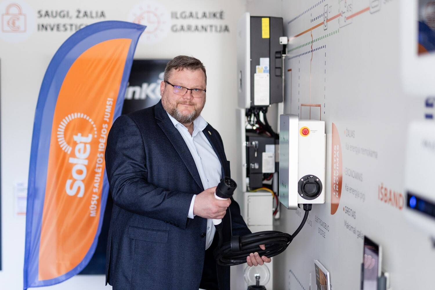 elektromobilio ikrovimo stoteliu sprendimai ekspozicija