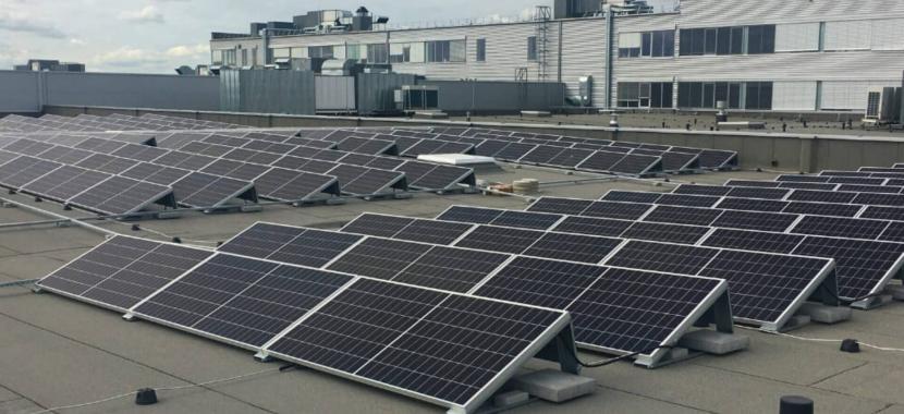 solet 415w saulės moduliai sumontuoti ant stogo