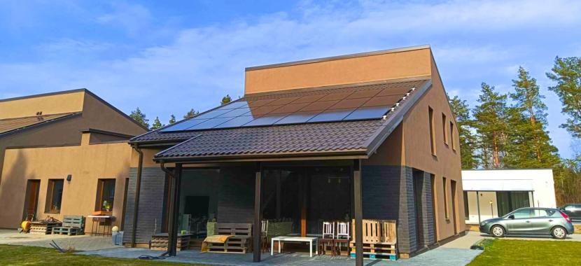 10kw saulės elektrine ant stogo, Jinko Solar saules moduliai, visiškai juodi