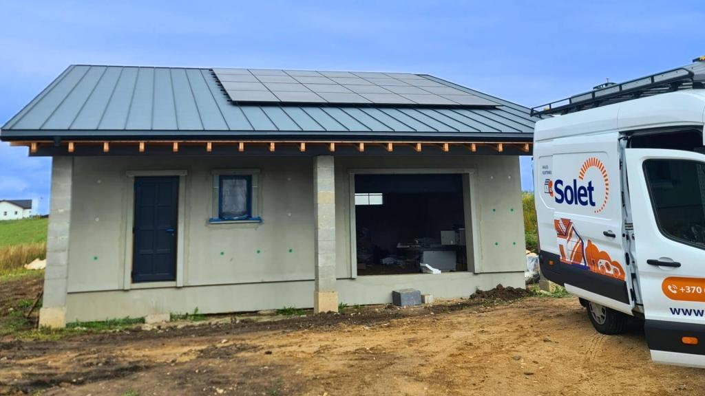 10kw saules elektrine Alytuje ant valcuotos skardos stogo