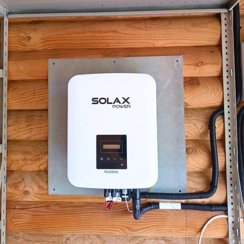 solax x3 mic galios keitiklis ant sienos