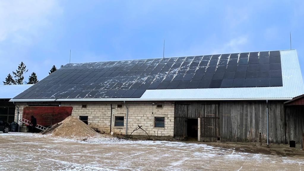 55kw saulės elektrinė ant ūkinio pastato