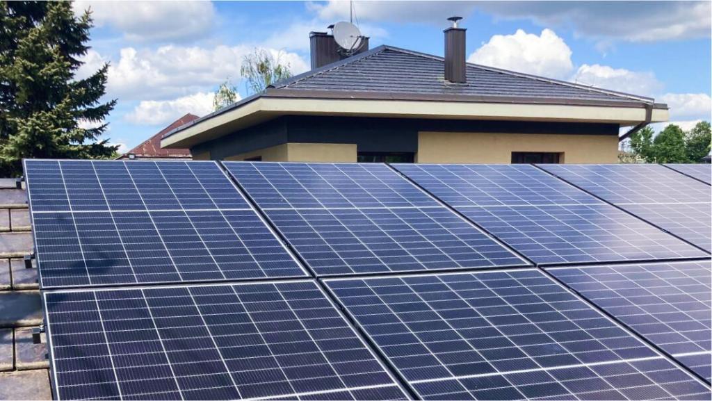 11 kW saulės elektrinė ant stogo Kaune