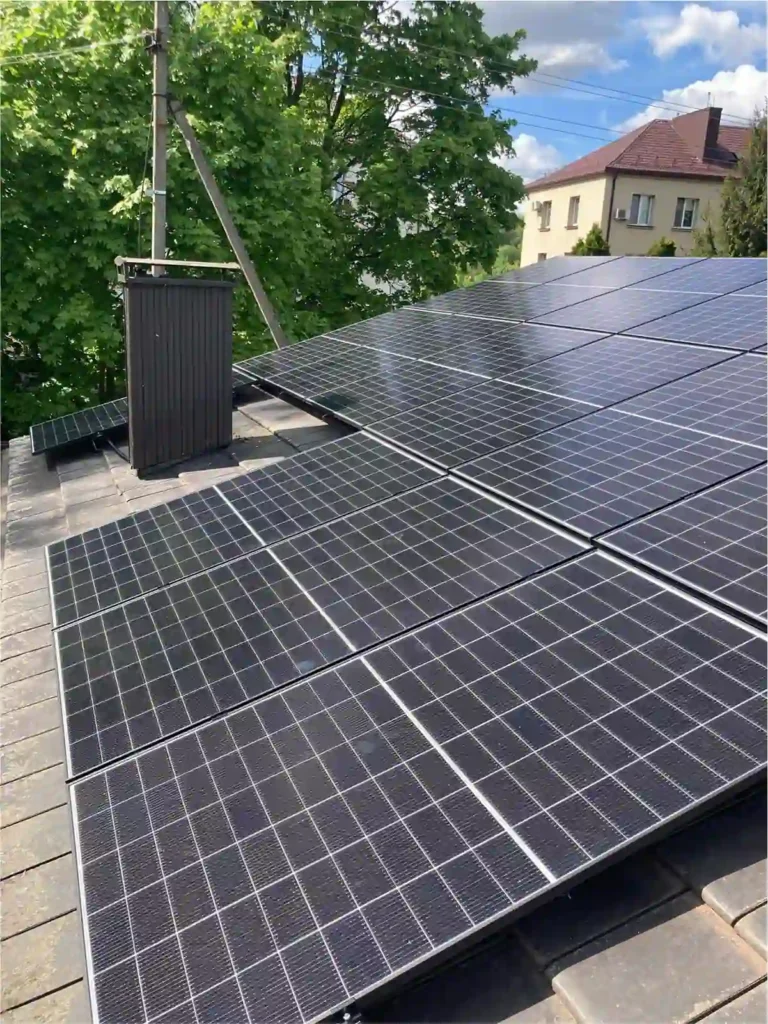 11 kW saulės elektrinė ant stogo Kaune