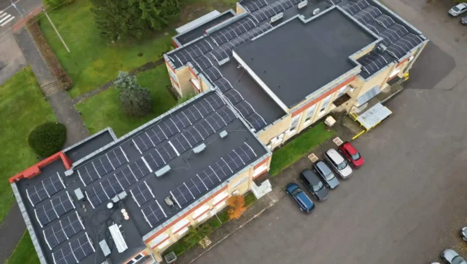 saulės elektrinė ant stogo